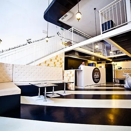 Hostal New Generation Center *
