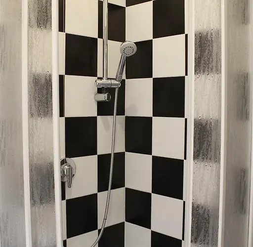 New Generation Center Albergue Milão