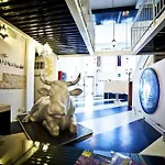 بيت شباب New Generation Center