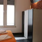 بيت شباب New Generation Center ميلان