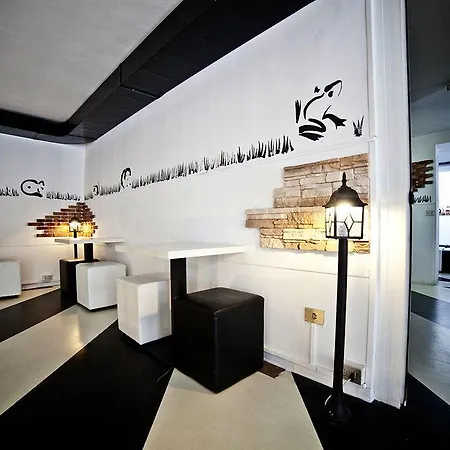 بيت شباب New Generation Center ميلان