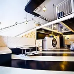 Hostel New Generation Center *